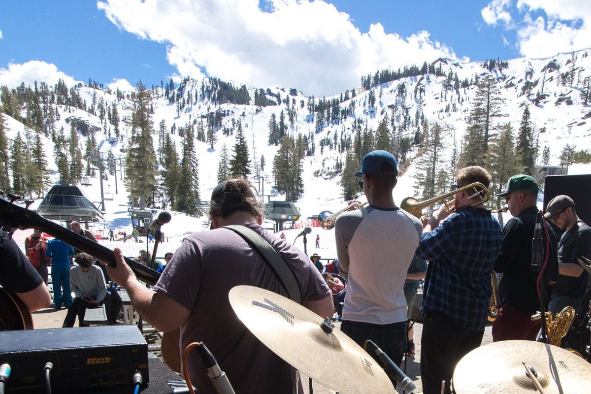 Featured Image for Alpine Lodge Music Series | Boogie Zoo